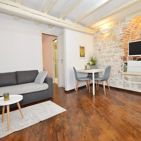 Pisinium Apartment Ровінь Екстер'єр фото